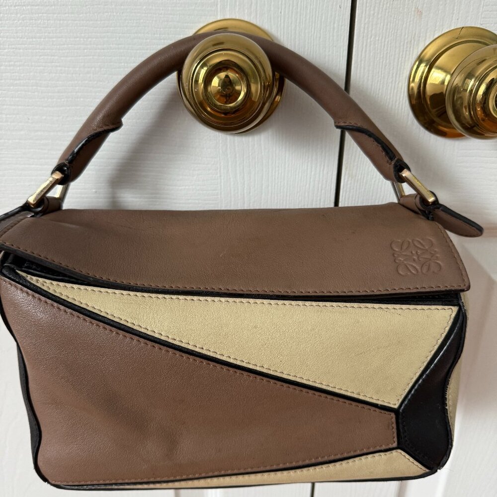 LOEWE PUZZLE - SIZE SMALL - LEATHER - VERY GOOD PRE-LOVED CONDITION